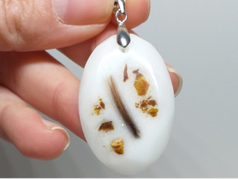 Mặt sữa mẹ bầu dục kèm tóc và cuốn rốn