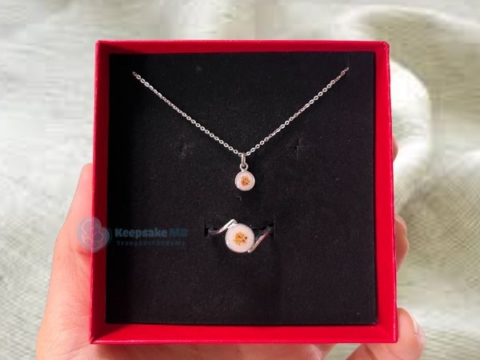 Dây chuyền sữa mẹ Vầng trăng gắn kết 6 Mặt dây chuyền sữa mẹ Vầng trăng gắn kết - Trang sức sữa mẹ Keepsake MB